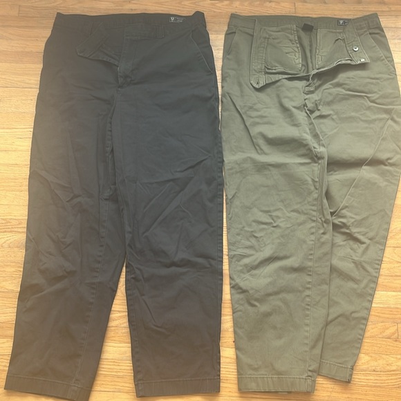 Bundle of GAP Straight Khakis - Picture 2 of 8